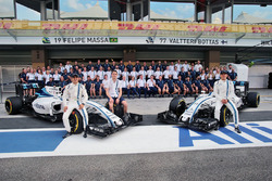 Фелипе Масса, Williams F1; Пол ди Реста, резервный пилот Williams; Валттери Боттас, Williams F1