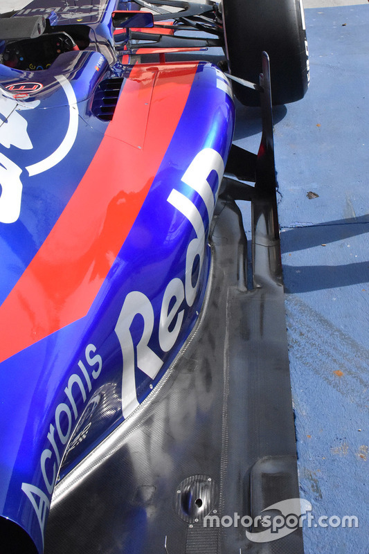 Scuderia Toro Rosso STR12 bodywork detail