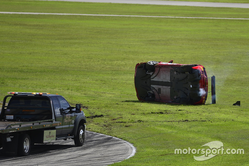 #124 Ferrari of Long Island Ferrari 488 Challenge: Jerome Jacalone, crash