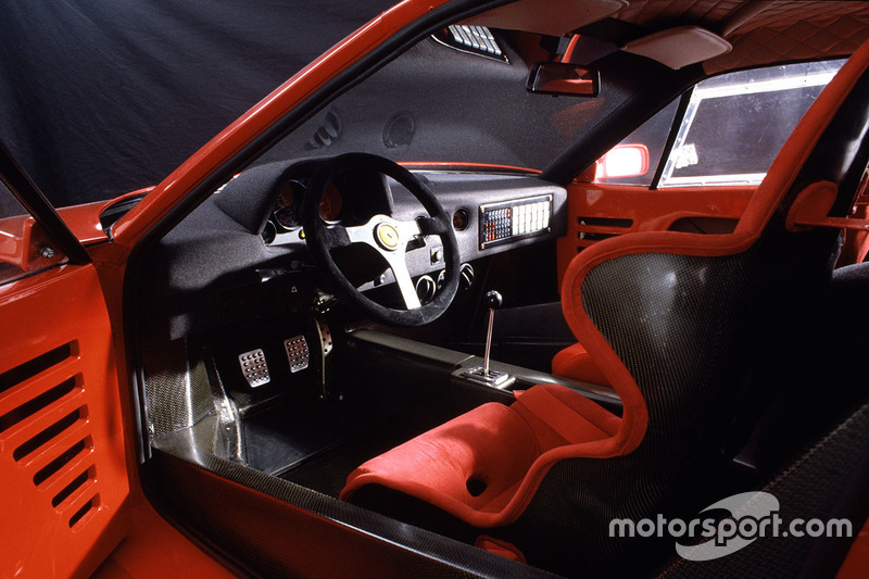 Деталь Ferrari F40