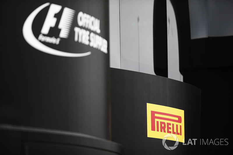 Logo: Pirelli