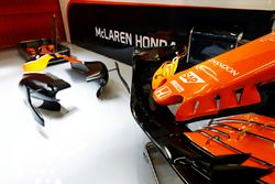 Nose detail of the McLaren MCL32 Honda