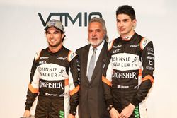 Vijay Mallya, Esteban Ocon y Sergio Pérez, Sahara Force India