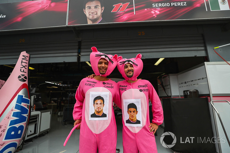 Sahara Force India fans dressed as pink panthers