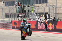 Franco Morbidelli, Marc VDS, se lleva la bandera a cuadros