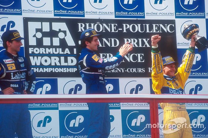 Podium: ganador, Alain Prost, Williams, segundo, Damon Hill, Williams, tercero, Michael Schumacher, Benetton