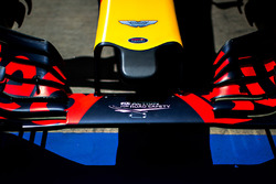 Logo de Aston Martin en la nariz del Red Bull Racing RB12