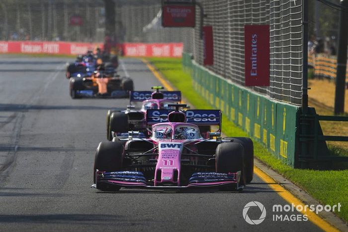 Sergio Perez, Racing Point RP19, Lance Stroll, Racing Point RP19, y Carlos Sainz Jr., McLaren MCL34