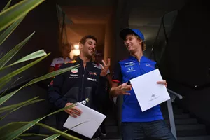 Daniel Ricciardo, Red Bull Racing, Brendon Hartley, Scuderia Toro Rosso