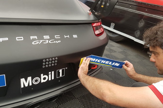 Preparazione della Porsche 911 GT3 Cup di Diego Locanto, AB Racing