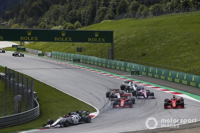 Charles Leclerc, Ferrari SF1000, Sebastian Vettel, Ferrari SF1000, chocan al inicio