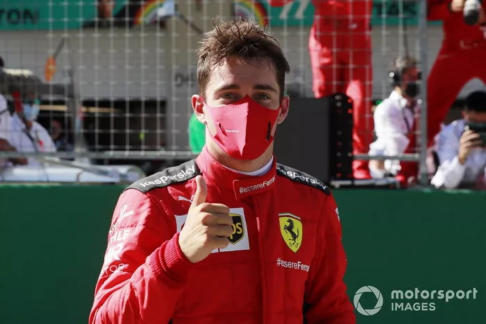 Segundo lugar Charles Leclerc, Ferrari SF1000, celebra