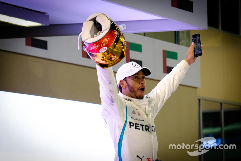Льюіс Хемілтон, Mercedes AMG F1 W09