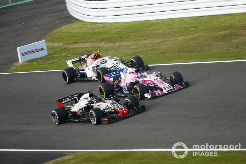 Romain Grosjean, Haas F1 Team VF-18, Sergio Perez, Racing Point Force India VJM11 y Charles Leclerc, Sauber C37