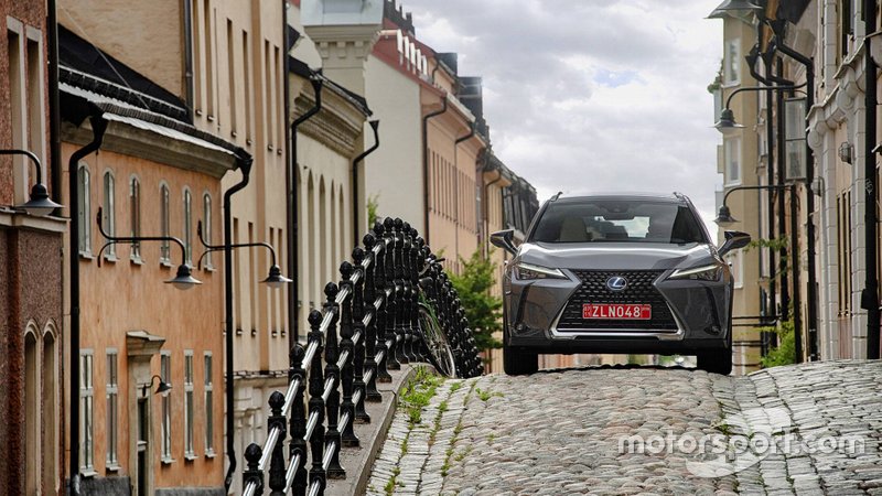 Lexus UX 2019 року