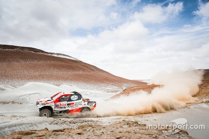 #301 Toyota Gazoo Racing Toyota Hilux: Nasser Al-Attiyah, Matthieu Baumel