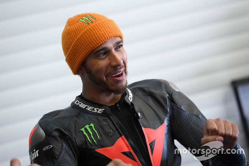 Lewis Hamilton test de Yamaha Superbike