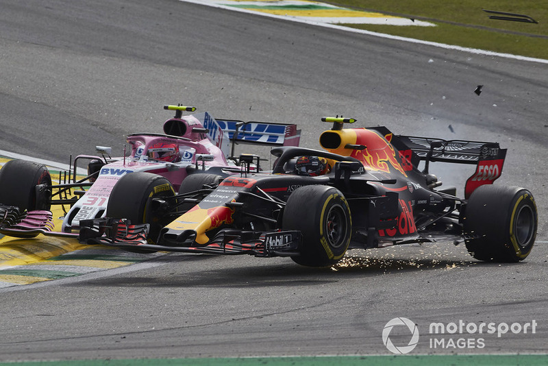 Accrochage entre Max Verstappen, Red Bull Racing RB14, et Esteban Ocon, Racing Point Force India VJM11