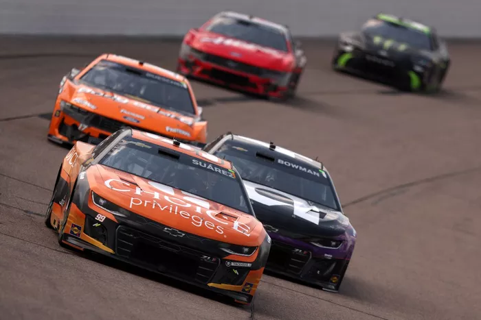 Daniel Suarez, Trackhouse Chevrolet, Alex Bowman, Hendrick Motorsports Chevrolet