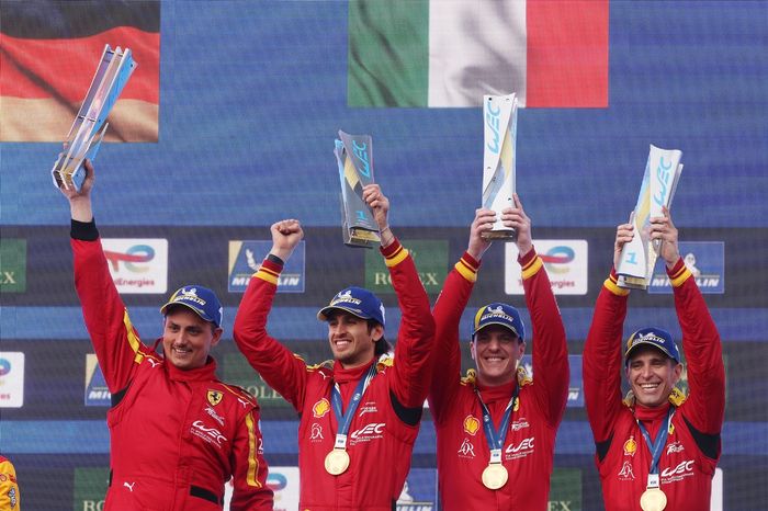 Podium: Race winner #51 Ferrari AF Corse Ferrari 499P: Alessandro Pier Guidi, James Calado, Antonio Giovinazzi
