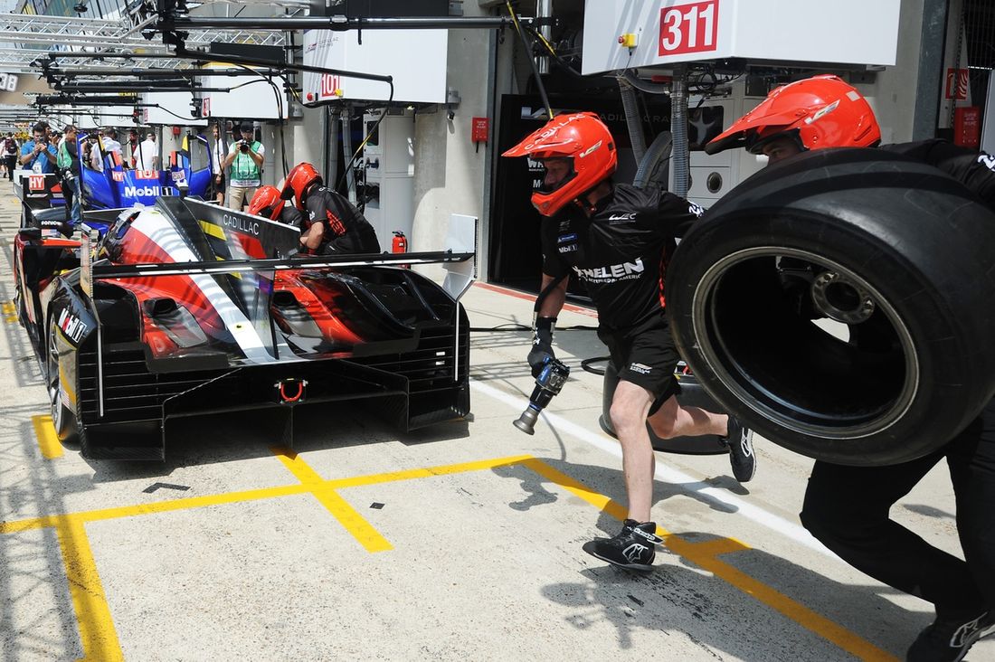#311 Cadillac Whelen Cadillac V-Series.R: Jack Aitken, Felipe Drugovich, Frederik Vesti
