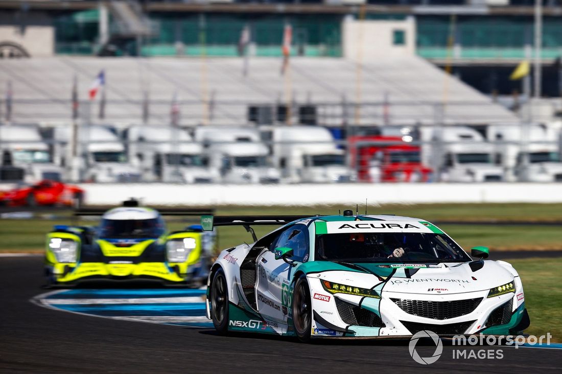 #66 Gradient Racing Acura NSX GT3: Sheena Monk, Tati Calderon, Stevan McAleer