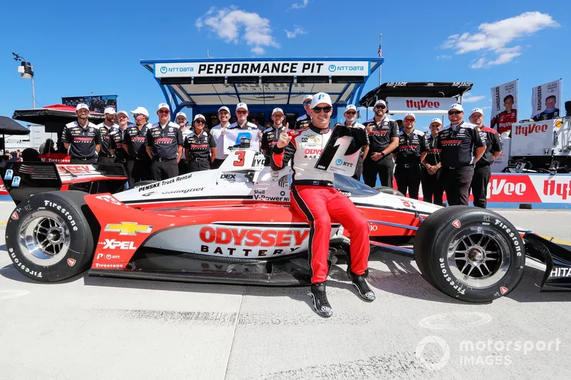 Scott McLaughlin, Team Penske Chevrolet celebrates winning the NTT P1 Pole Award for taking the pole for race 1
