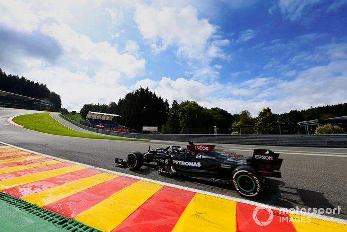 Lewis Hamilton, Mercedes W12