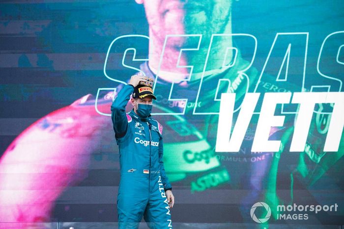 Podio: segundo lugar Sebastian Vettel, Aston Martin