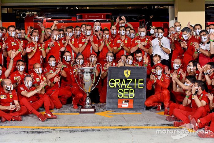 Sebastian Vettel, Ferrari y Charles Leclerc, Ferrari con el equipo