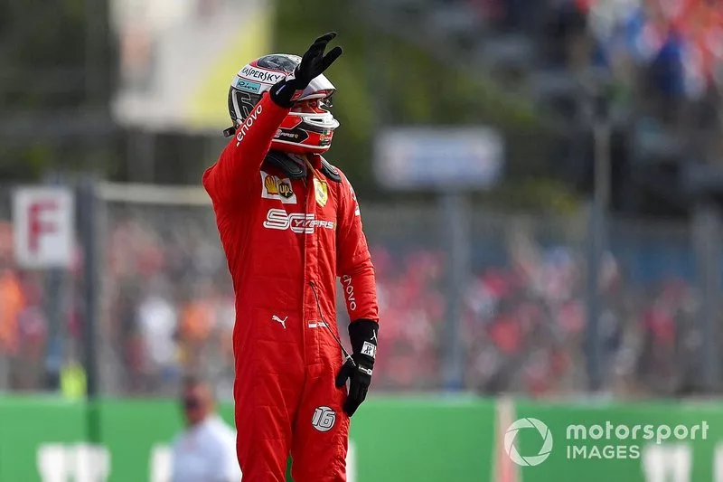 Pole Sitter Charles Leclerc, Ferrari festeggia al Parc Ferme 