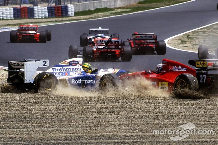 Nicola Larini, Ferrari 412T1 bate em Ayrton Senna, Williams FW16 na primeira curva