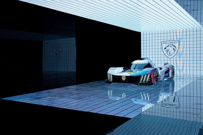 	
Peugeot 9X8 LMH con la decoración para las 24h de Le Mans