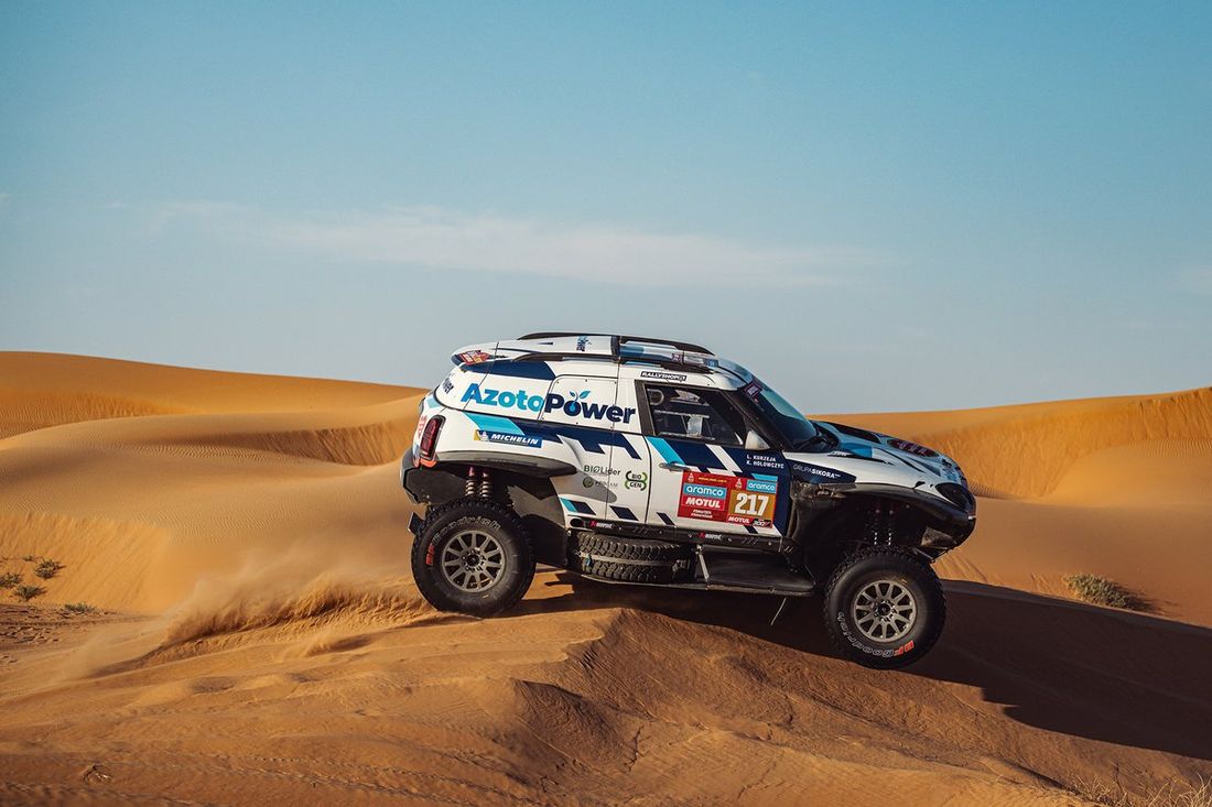 #217 X-raid Mini JCW Team Mini John Cooper Works Rally Plus: Krzysztof Hołowczyc, Łukasz Kurzeja