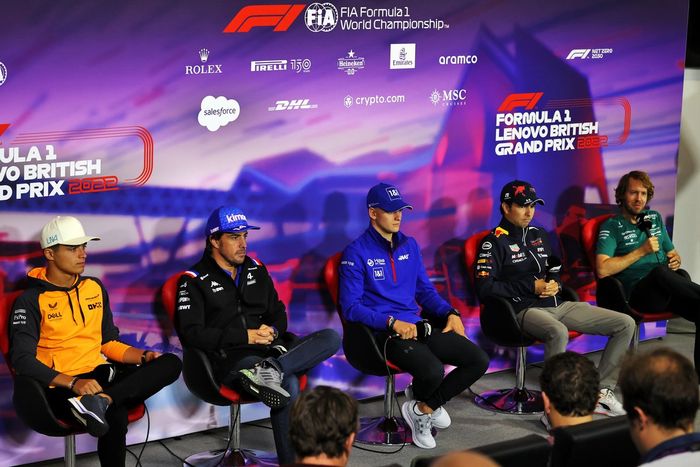 Lando Norris, McLaren, Fernando Alonso, Alpine F1 Team, Mick Schumacher, Haas F1 Team, Sergio Pérez, Red Bull Racing, Sebastian Vettel, Aston Martin