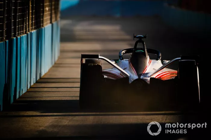 Felipe Massa, Venturi, EQ Silver Arrow 01