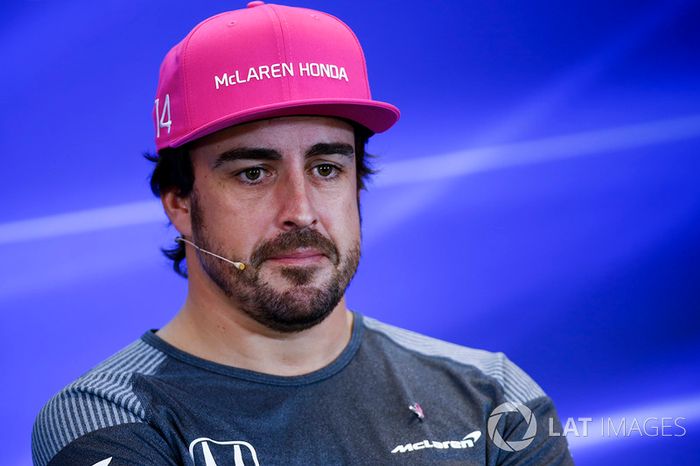 Fernando Alonso, McLaren, en la conferencia de prensa