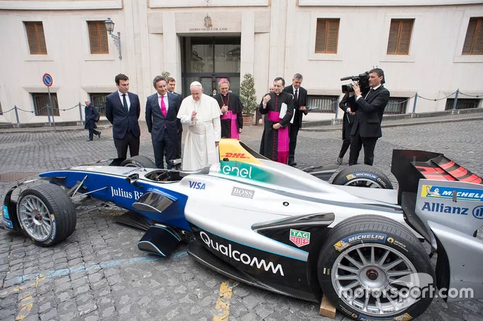 Papa Francisco y Alejandro Agag, CEO Fórmula E