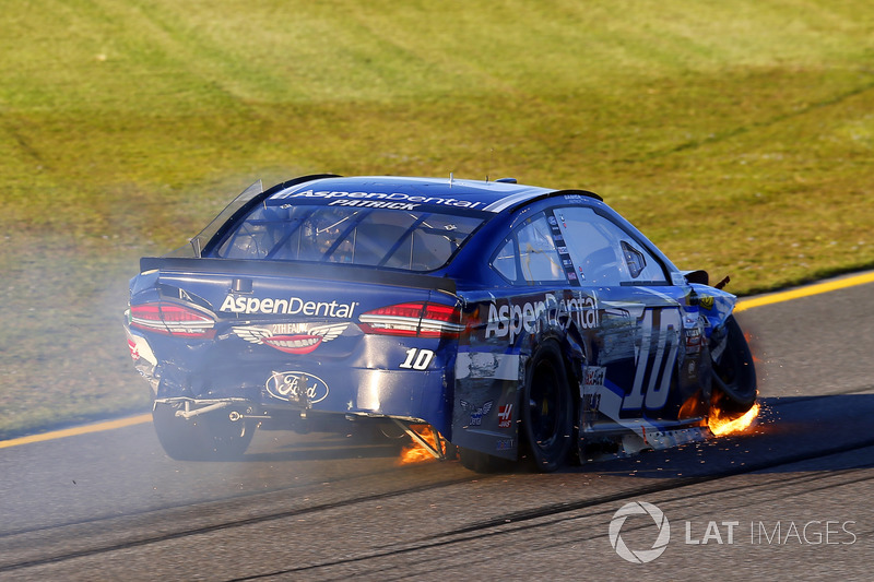 Danica Patrick, Stewart-Haas Racing Ford crash