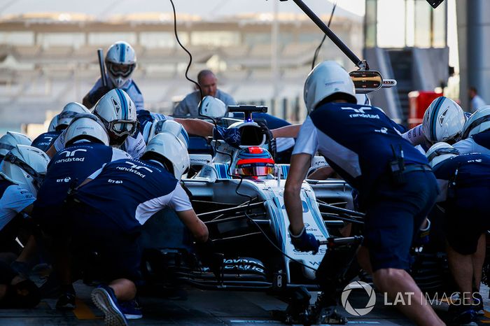 Robert Kubica, Williams FW40, pit stop