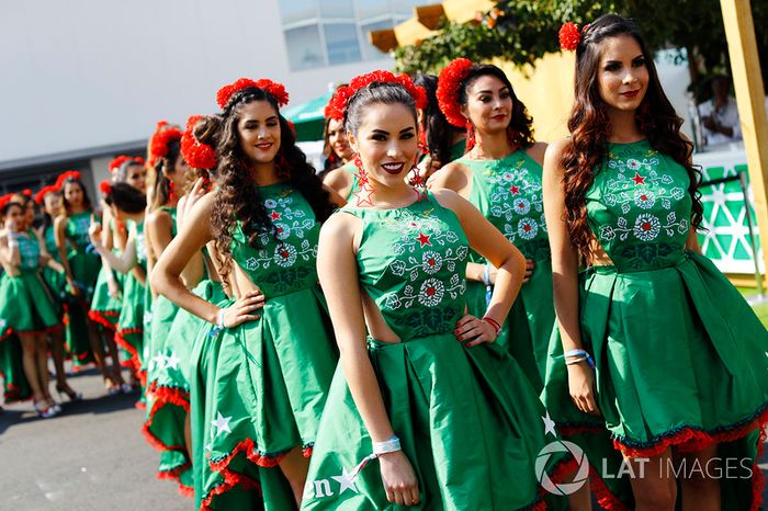Las chicas de la parrilla