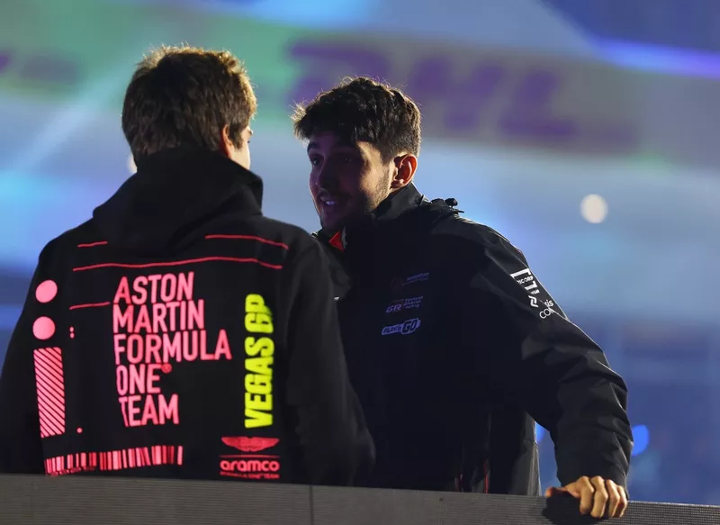 Lance Stroll, Aston Martin Racing, Esteban Ocon, Haas F1 Team