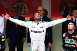 Podium: race winner Lewis Hamilton, Mercedes AMG F1, third place Sergio Perez, Sahara Force India