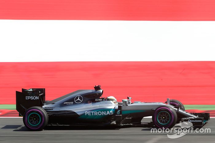 17º Lewis Hamilton, Mercedes F1 W07 Hybrid, Spielberg 2016. Tiempo: 1:06.228 *