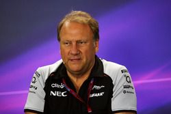 Robert Fernley, Sahara Force India F1 Team Dubdirector del equipo en la Conferencia de prensa FIA