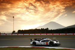 #2 Porsche Team Porsche 919 Hybrid: Romain Dumas, Neel Jani, Marc Lieb