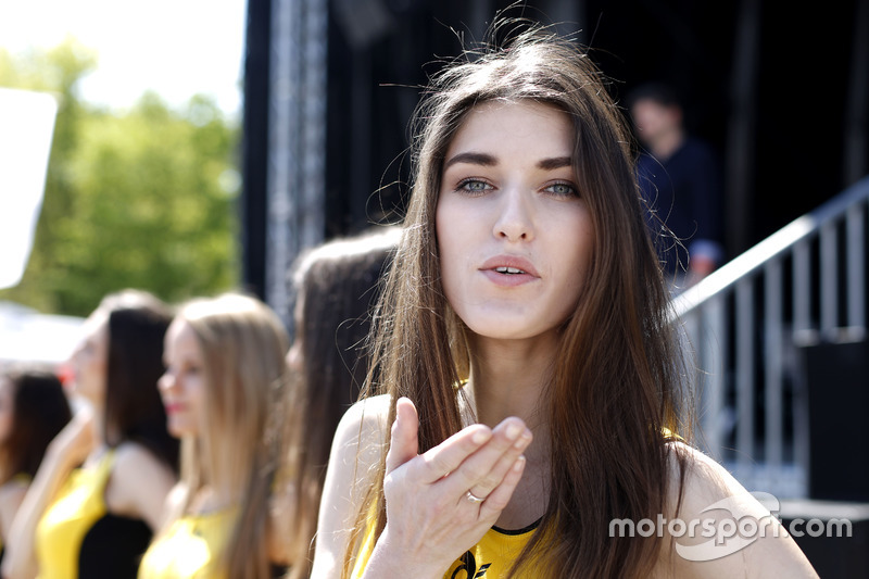 DTM grid girl