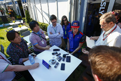 Brendon Hartley, Toro Rosso, talks to the press