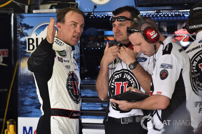 Kevin Harvick, Stewart-Haas Racing Ford Fusion and Rodney Childers