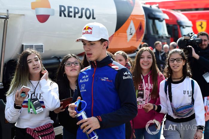 Pierre Gasly, Scuderia Toro Rosso con fans